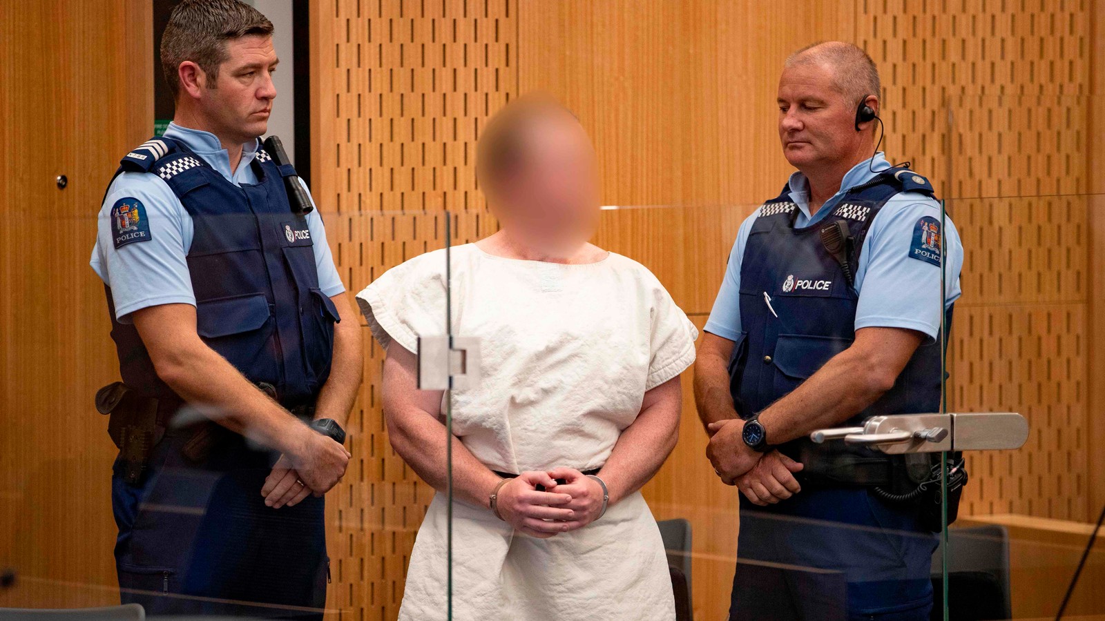 Terroristen på New Zeeland troller for å få det til å se ut som det er mange med hans meninger der ute. Og dette virker. Også i Norge. Kanskje folk som har som fulltids jobb å fortelle befolkningen at Norge er gjennomsyret av fiendtlig og farlig rasisme, skal trappe ned retorikken litt? Spør kronikkforfatteren, retorisk. FOTO: MARK MITCHELL / MARK MITCHELL