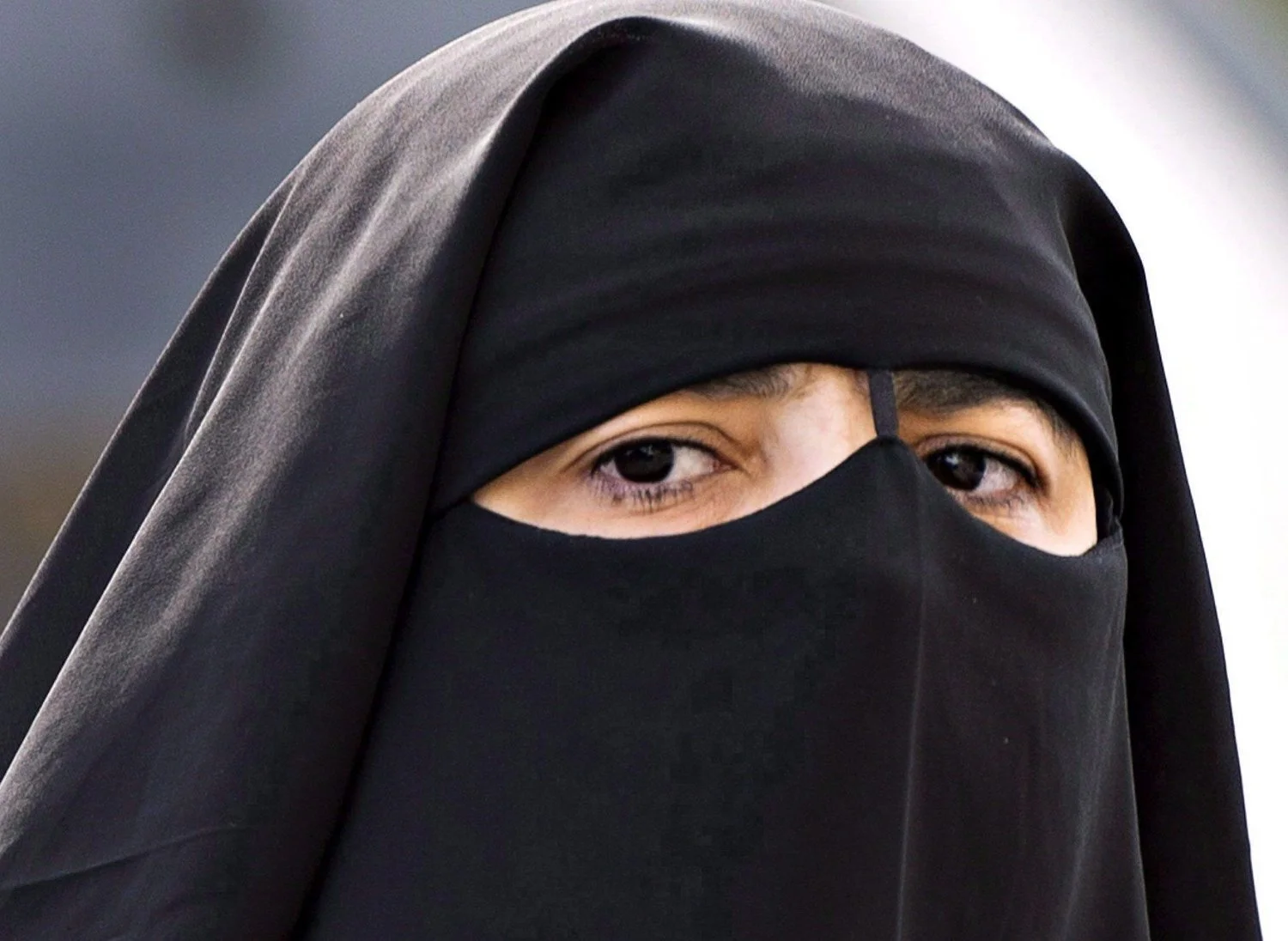 500.000 nordmenn åpne for at politiet kan bruke nikab