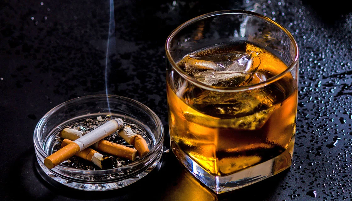 GettyImages-533286391-cigarettes-and-alcohol-smoking-drinking-oasis-1120.jpg