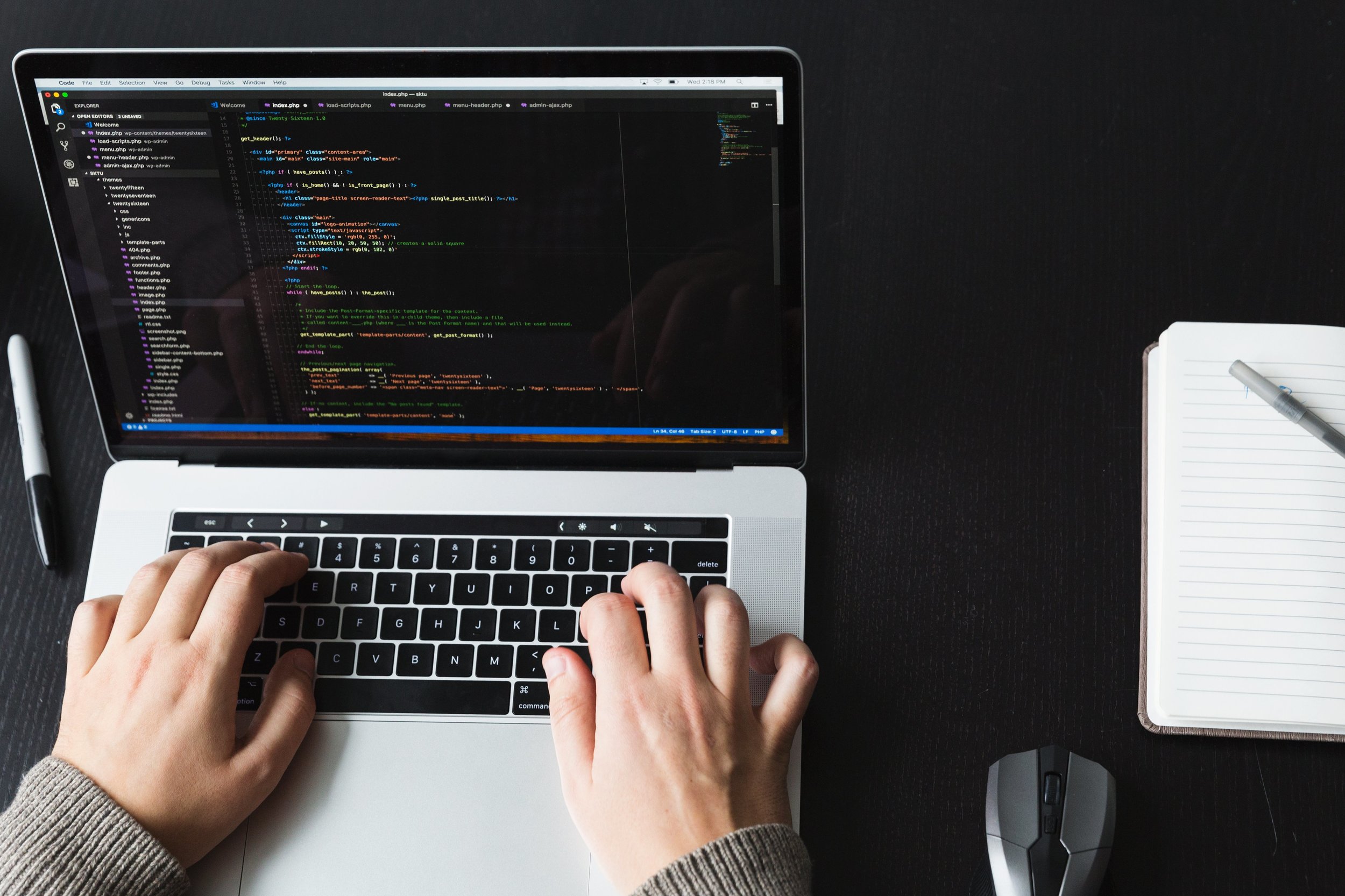 developer-coding-in-php_4460x4460.jpg
