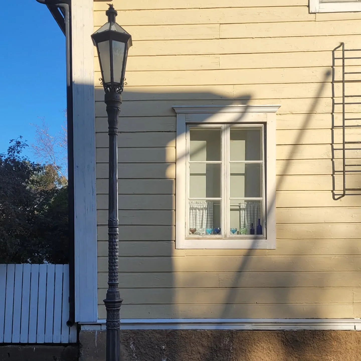 Eilen oli syytä juhlaan ✨️
Saimme olla seuraamassa ja juhlimassa hyvän ystävämme @johjansso tärkeää päivää hänen väitöstilaisuudessa ja karonkassa 🥂
Oli ihana pitkästä aika