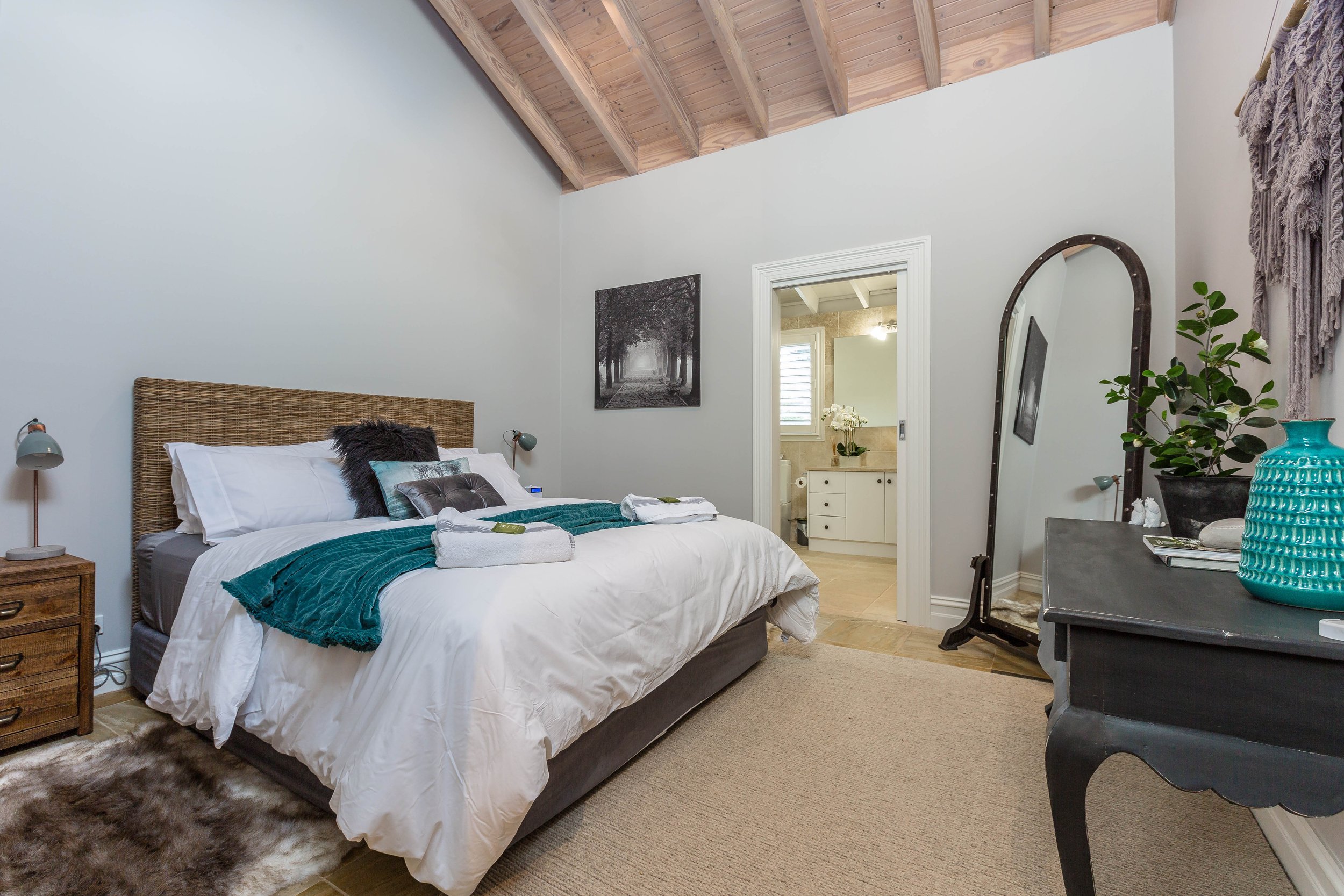 The Cottage - Master Suite