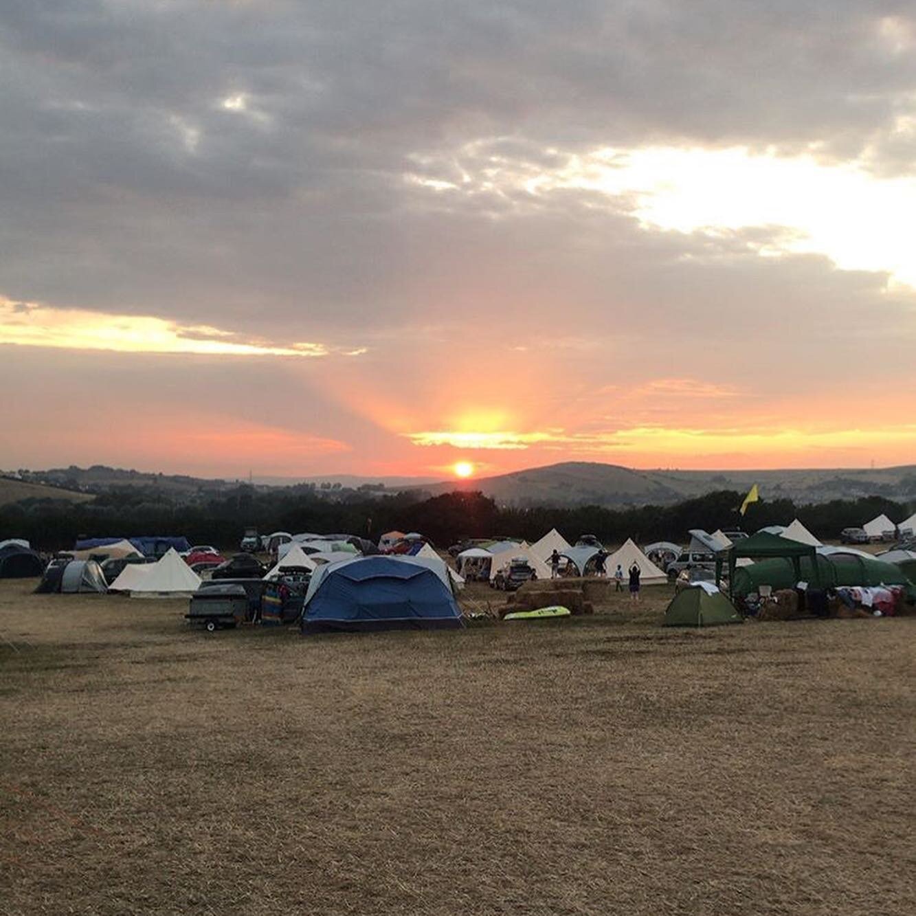 Oh @eweleazefarm you get me every time 💕💕💕 the best few days with the best of friends 💕💕💕 til next year 💖 and thanks to @wildmoonseed for the most awesome yoga and massage 😘 #campinglife #bestietime #familytime #sunsetsandsea #breathedeep #yo