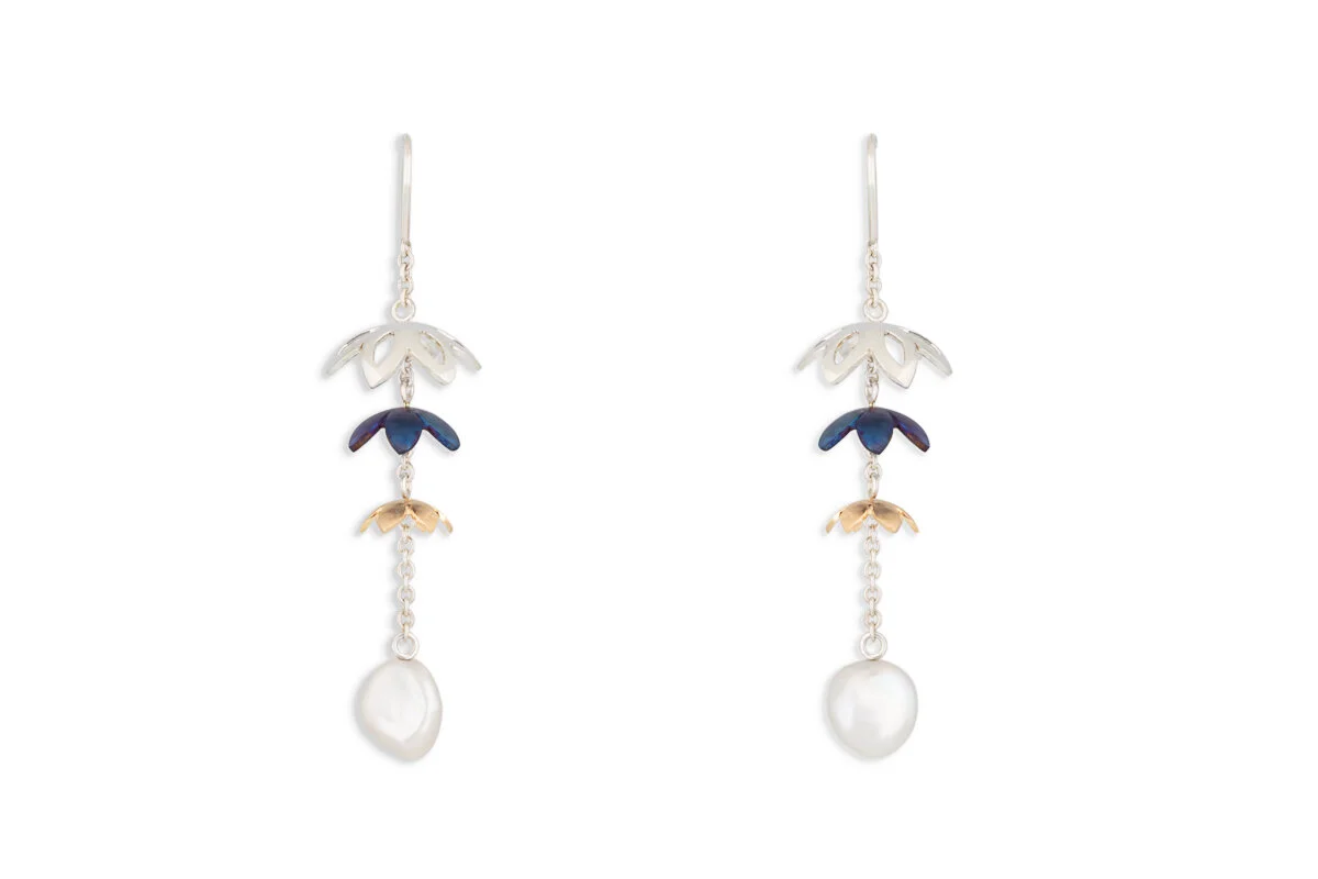Earrings in sterling silver, titanium, 9ct white gold, and featuring keshi pearls