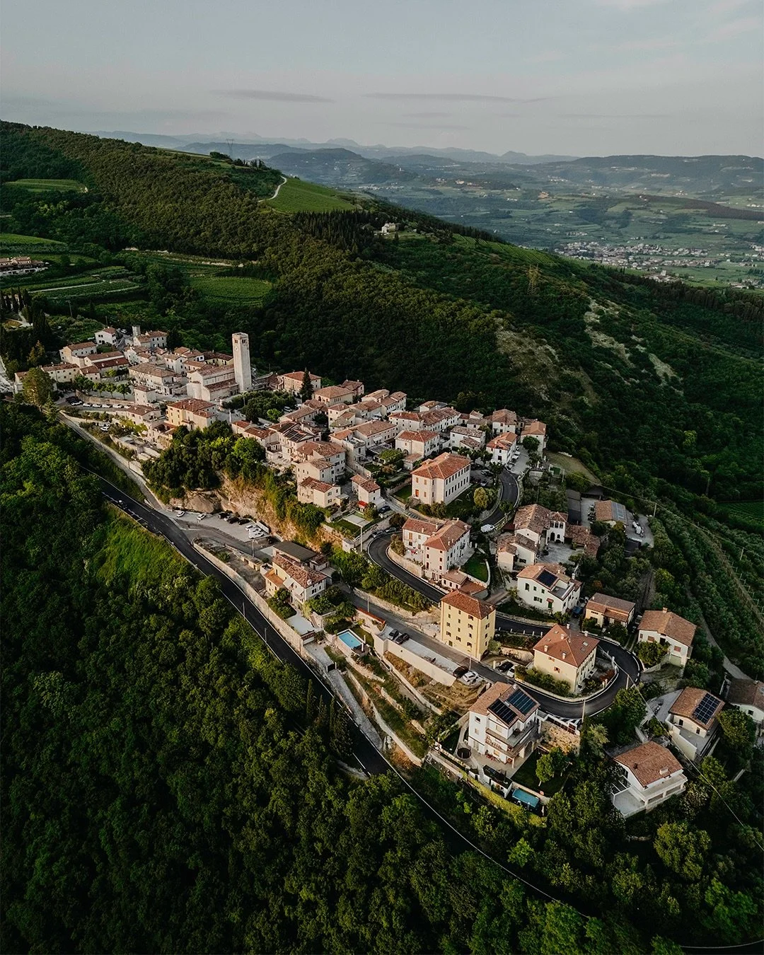 San Giorgio di Valpolicella ❤️

#italy #sangiorgio #valpolicella #travel #goldenhour #landscapephotography #canonr5