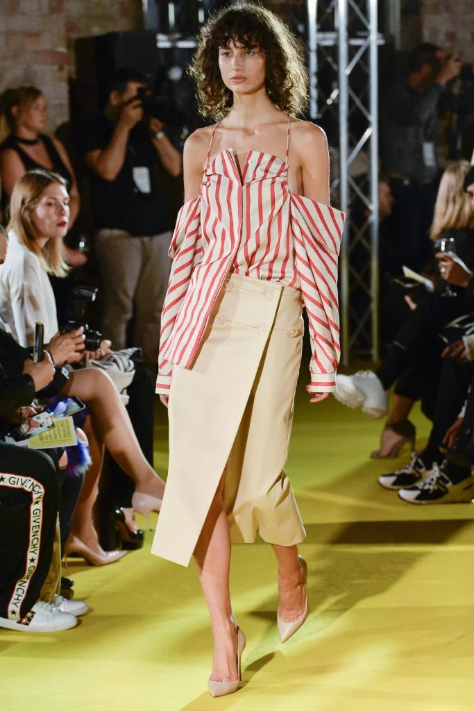 CHRISTOPHER ESBER AUSTRALIA RESORT 18 SHOW