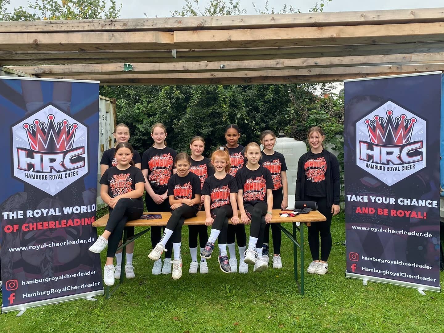 Heute waren wir bei dem Vereins-Vorentscheid der 15. Hamburger Kinder-Olympiade dabei! 😊

#kinderolympiade #hamburg #scvm #cheerleading #hamburgroyalcheerleader #cheer #fun #olympia #lovethisteam