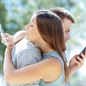 Est-ce que les 60+ peuvent nous en apprendre sur la communication?