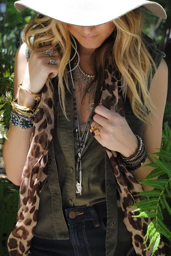 Le look safari d'été, vraiment « Out of Africa » ...