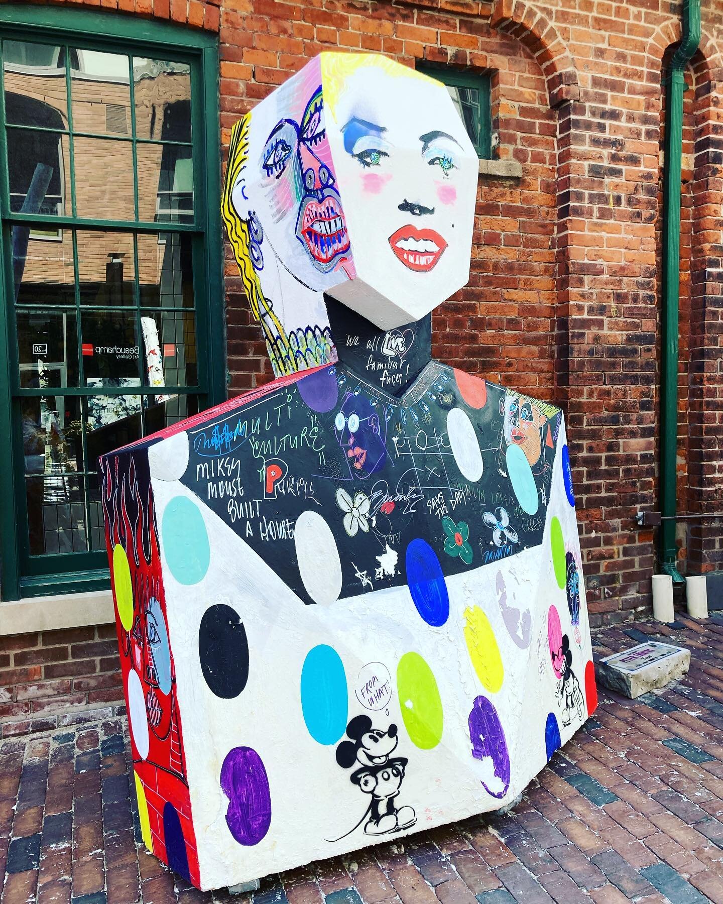 #toronto #distillerydistrict Great #artwork #artist @petertriantos