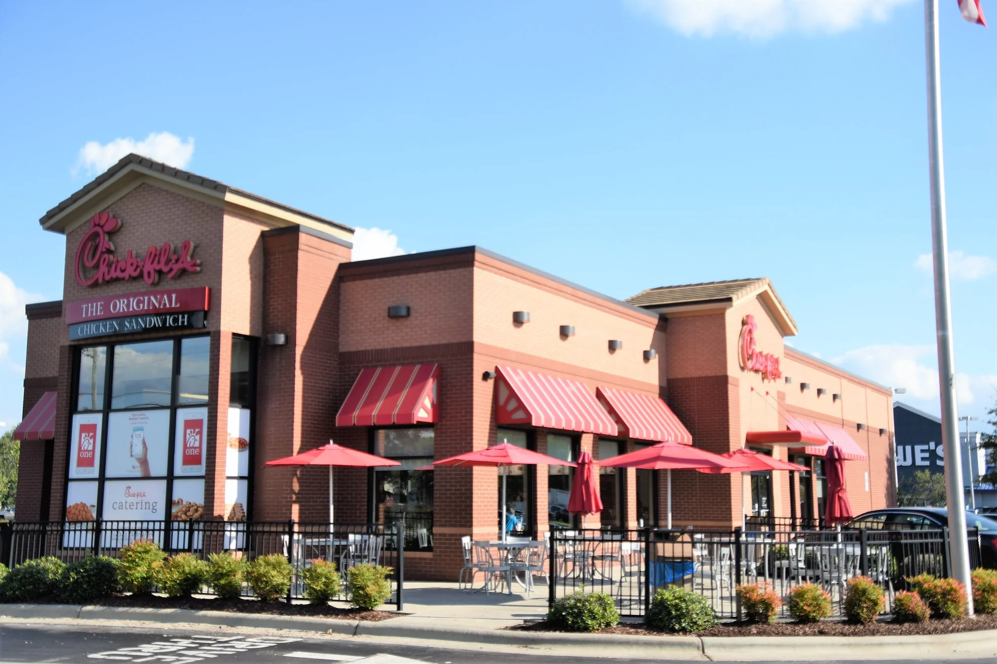 Chick-fil-A Kinston | 4499 Us Highway 70 W, Kinston, NC 28504 | Click the picture to visit the Chick-fil-A Kinston website.