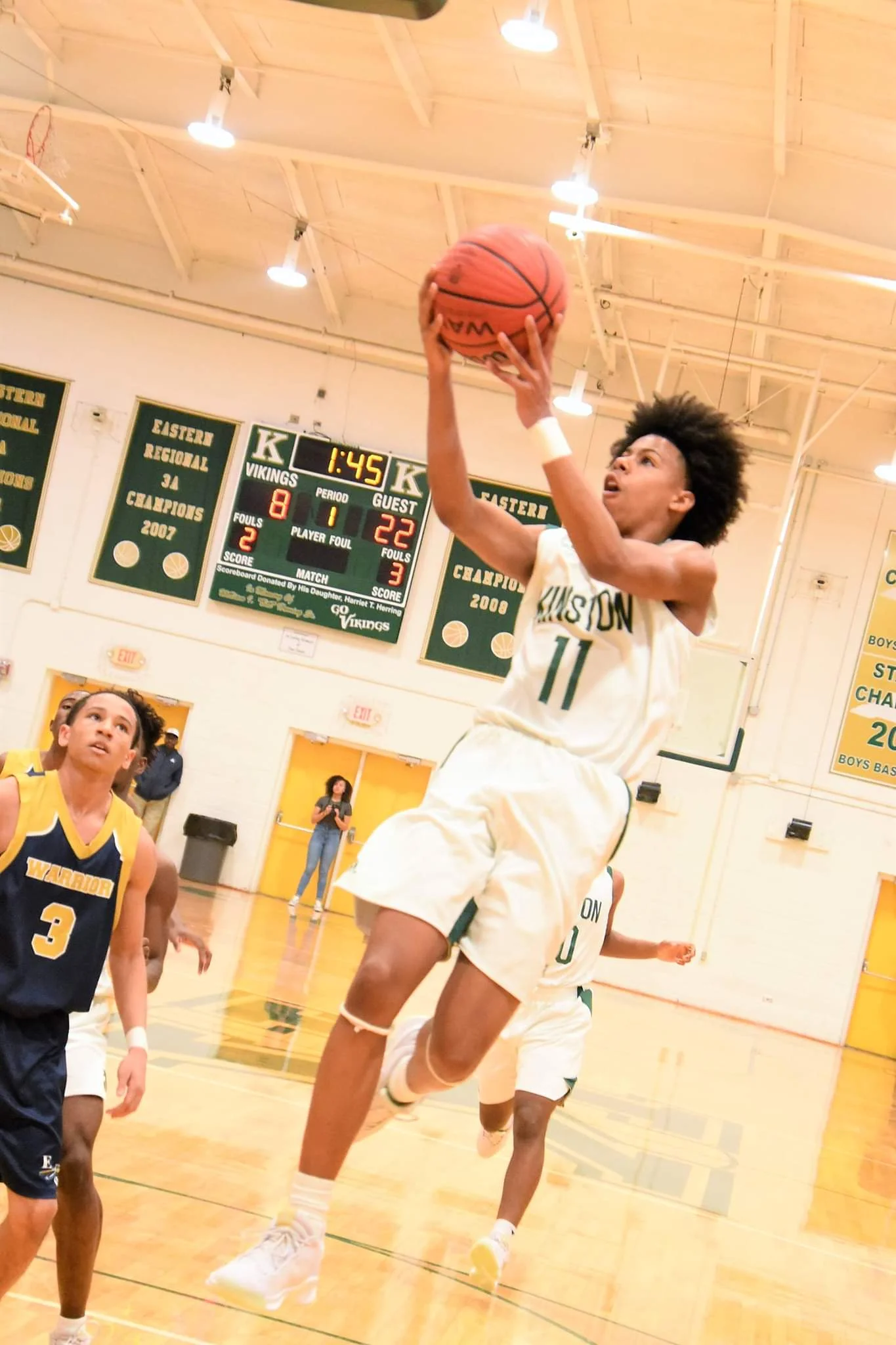 Kinston boys rally past Eastern Wayne 62-54