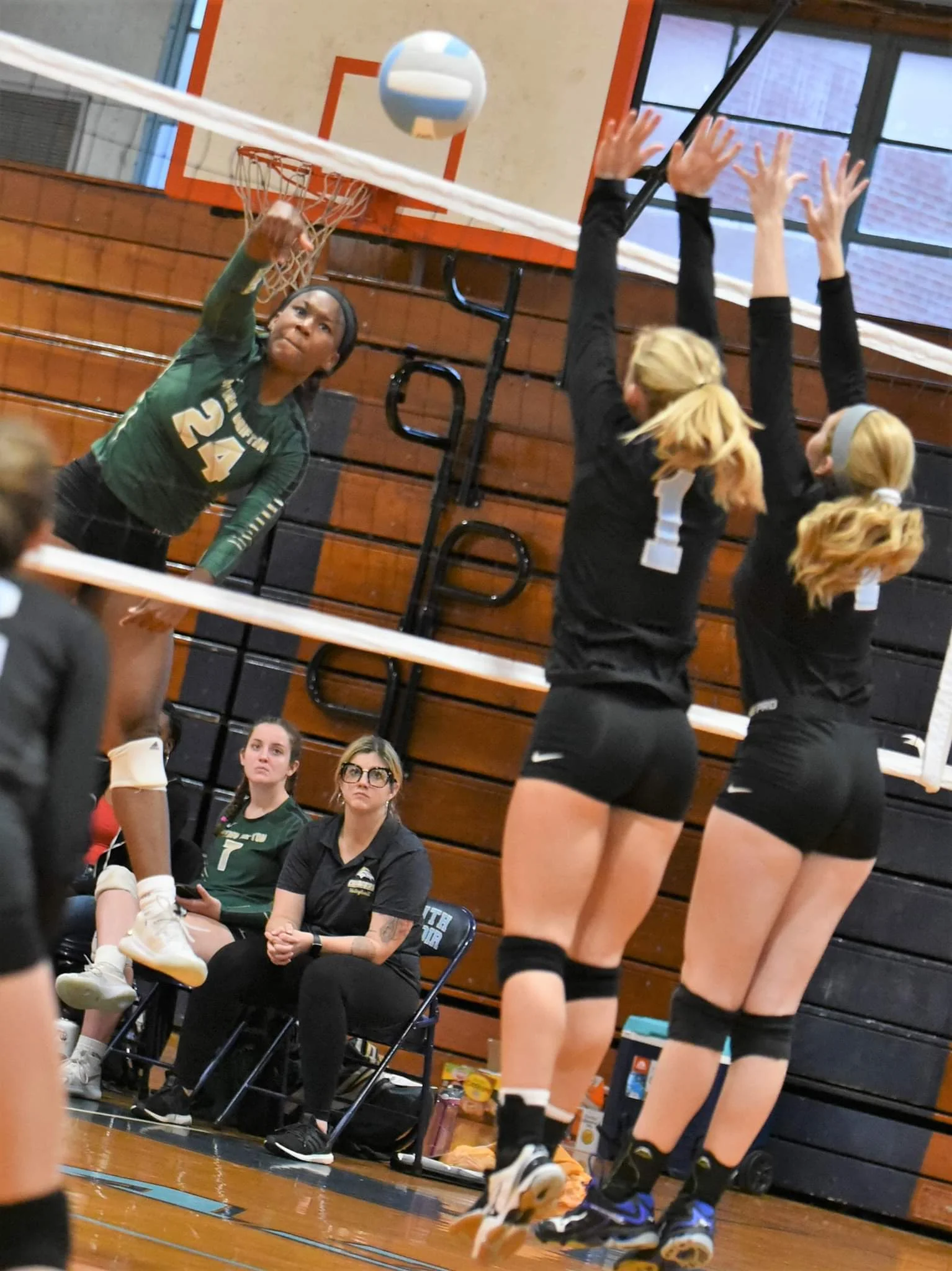 AG wins 20th straight ECC volleyball game, defeats South Lenoir