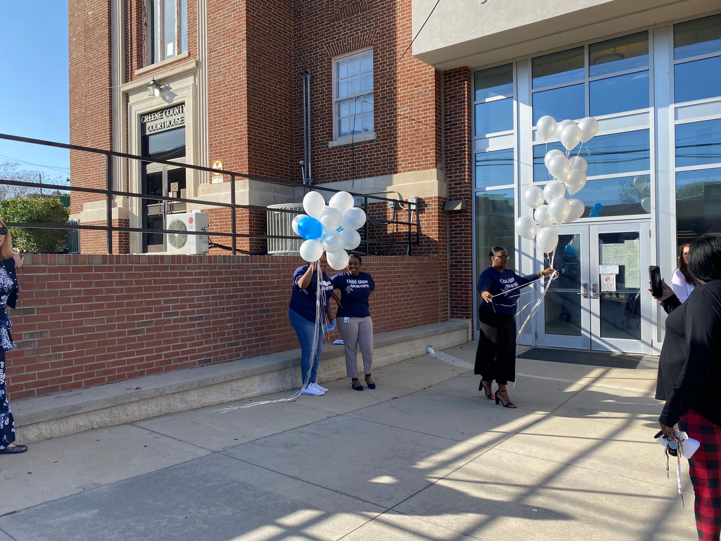 Greene County DSS releases balloons in honor of National Child Abuse Prevention Month. Photo: Raeanne Dixon/Neuse News