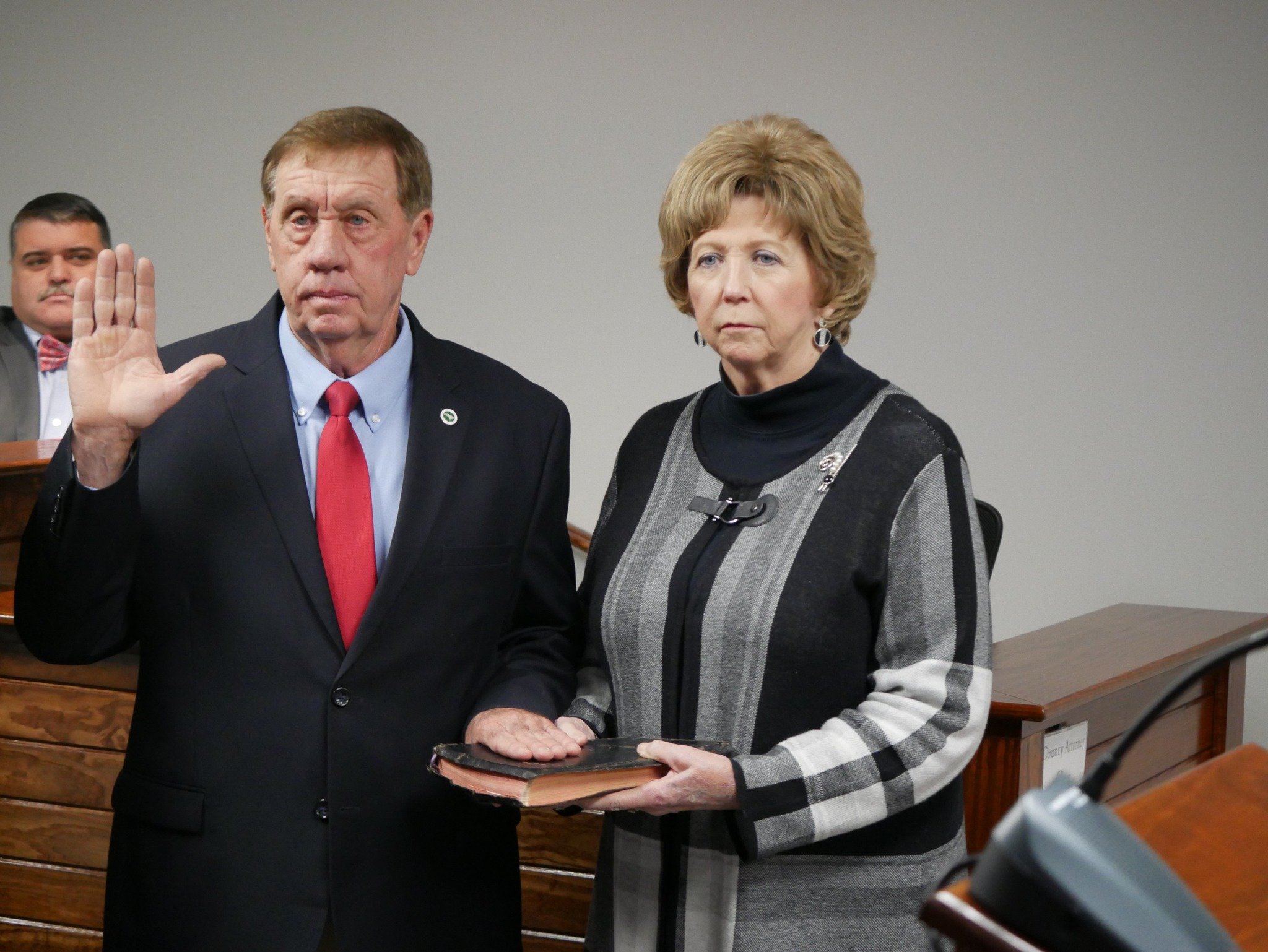 Jerry Jones being sworn in