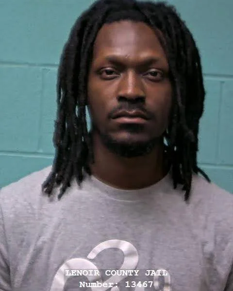 Dontreo Moore