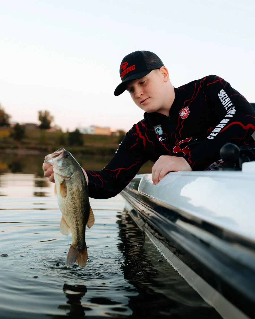 Kael (Karl) | Class of 2026 🎓
.
@moore.fishing 
.
#iowaseniorpictures #cedarvalleyphotographer #seniorphotography #iowaphotographer #cedarfallsphotographer