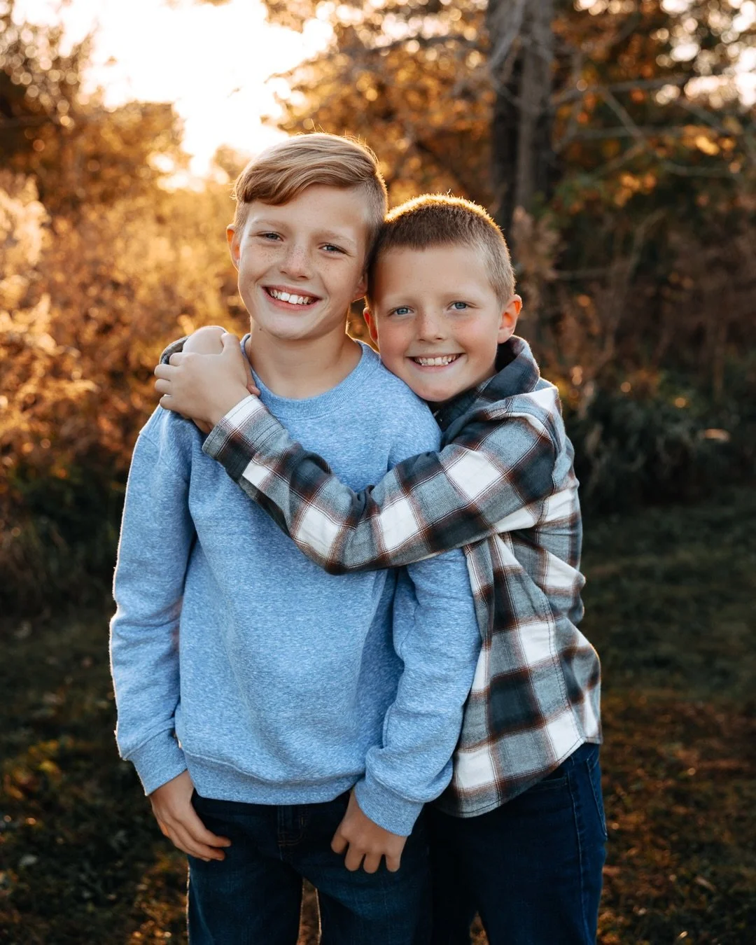 Heine Family🖤
.
Family photos year after year are the best. What starts as &ldquo;okay everyone smile&rdquo; quickly turns into hanging out, telling life updates, laughing a lot, and sneaking in some photos along the way.
.
@nicksnova @heinelindsay 