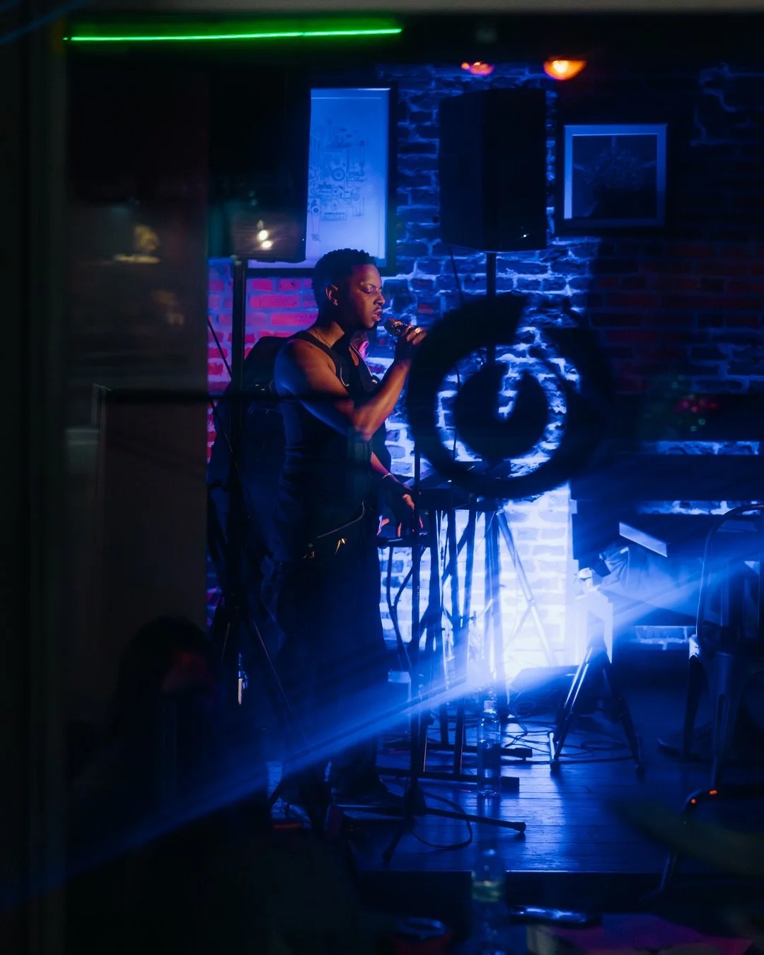 🍺Tiny Taproom + Big Vibes✨ | @sun.centauri @jim_swim @singlespeedcftaproom