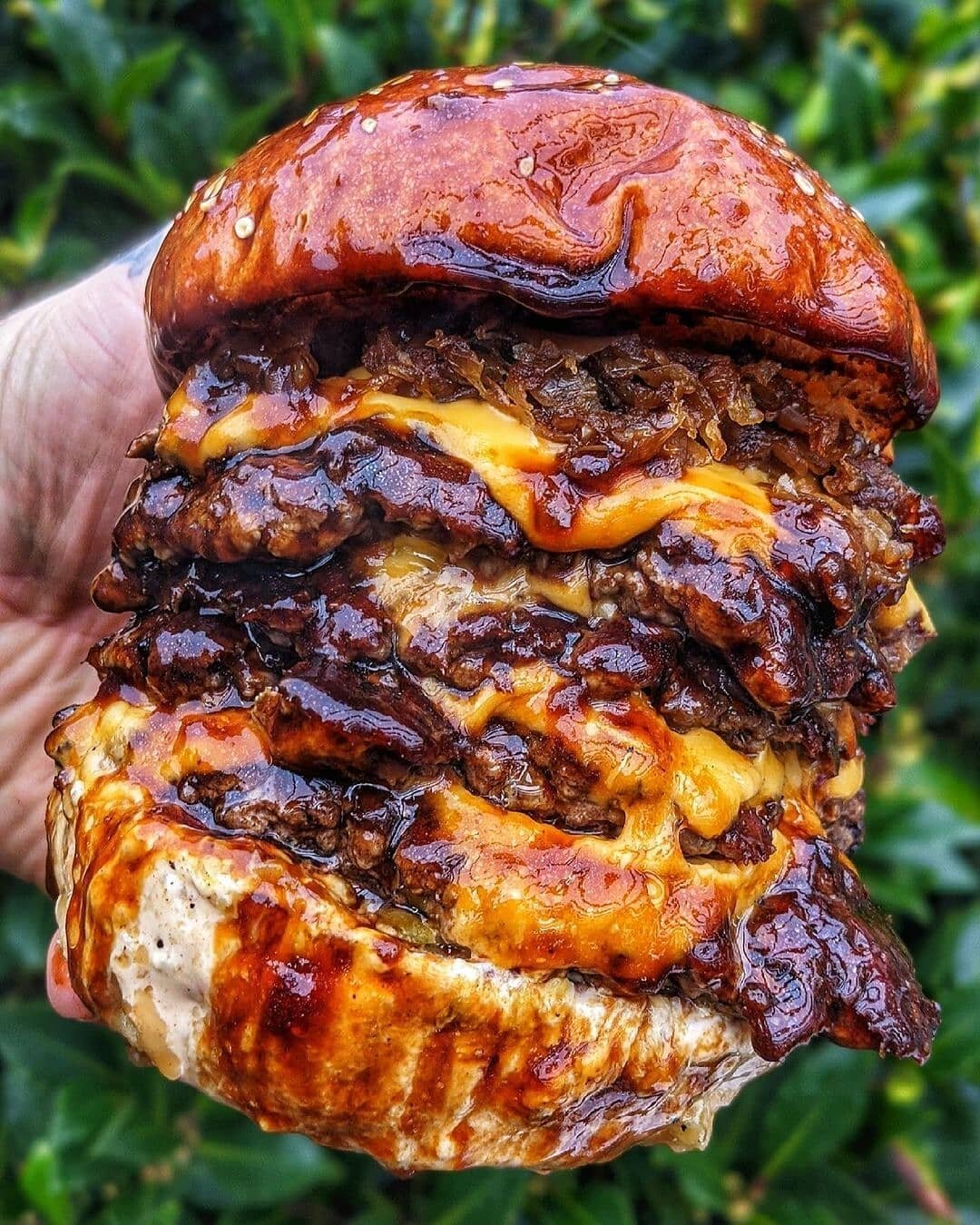 Goodness @fat.sam.eats gets his mitts on a DIY burger kit it gets dirty! 🍔💥🔥
.
.
Repost: @nannybills 
.
.
&mdash;&mdash;&mdash;&mdash;&mdash;&mdash;&mdash;&mdash;&mdash;&mdash;&mdash;&mdash;&mdash;
Follow ➡️&nbsp;@foodinstabro&nbsp;🍕
Follow ➡️&nb