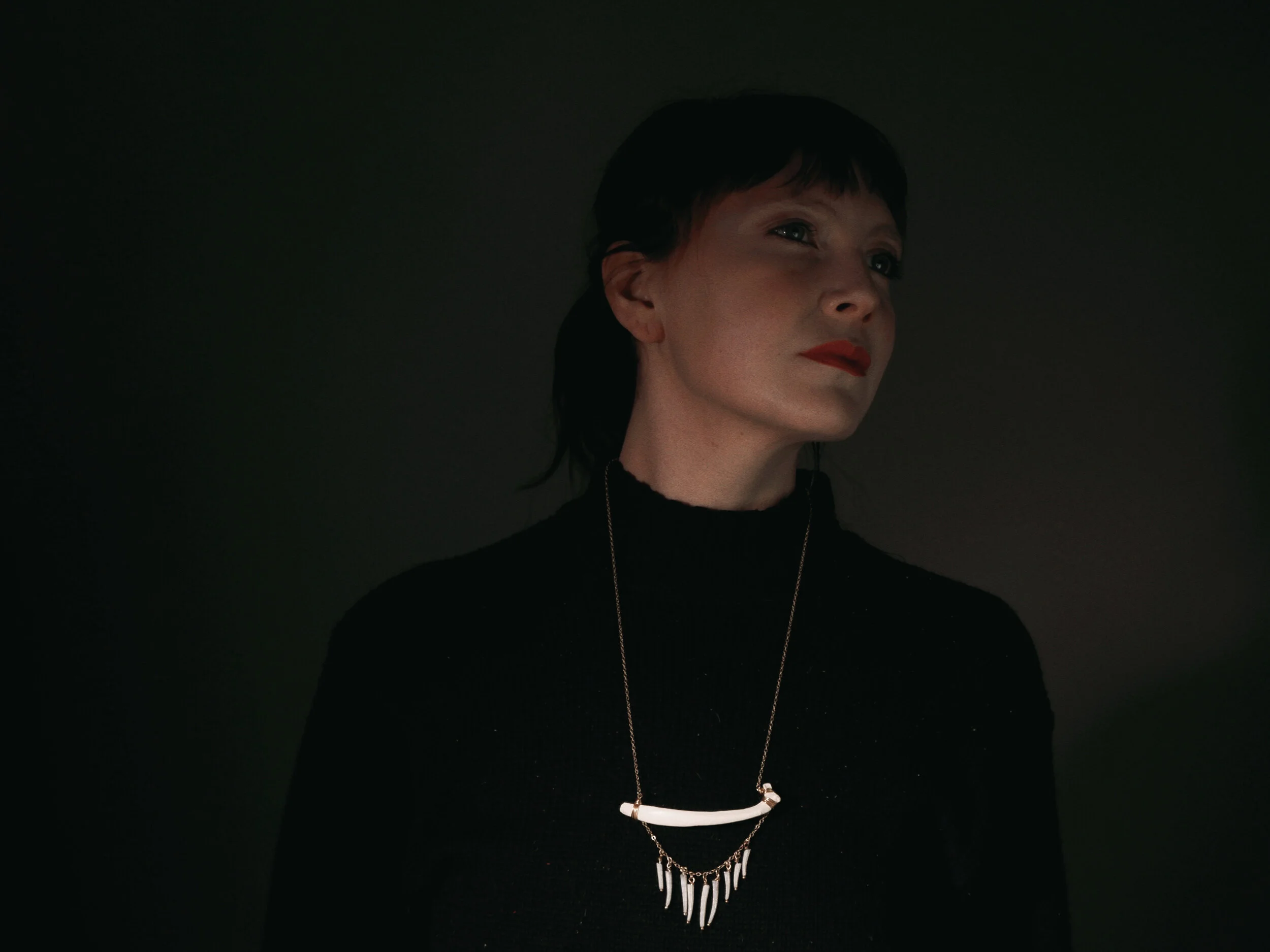 WHAT REMAINS : PENDANT