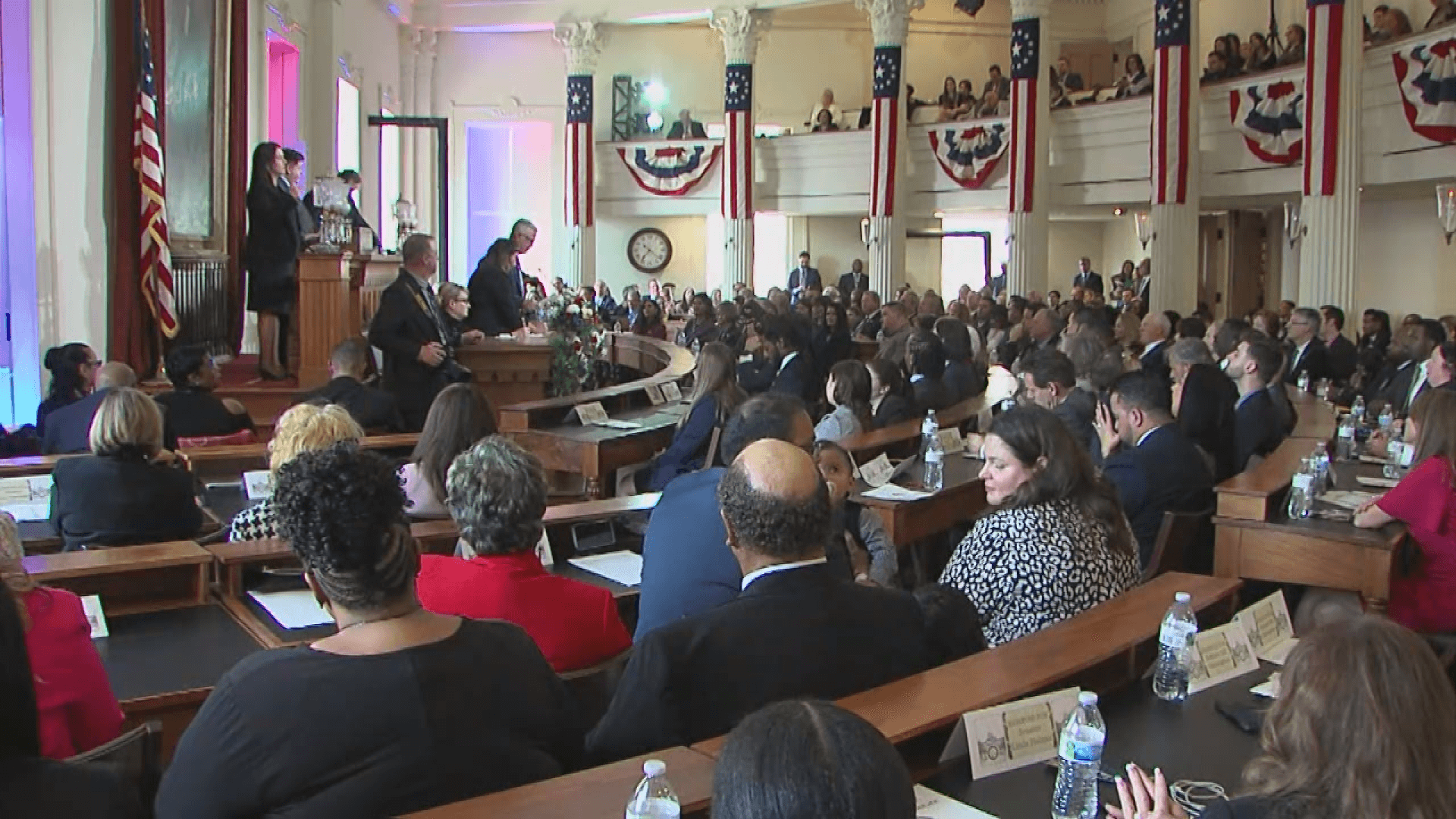 Illinois lawmakers sworn in for the 103rd General Assembly