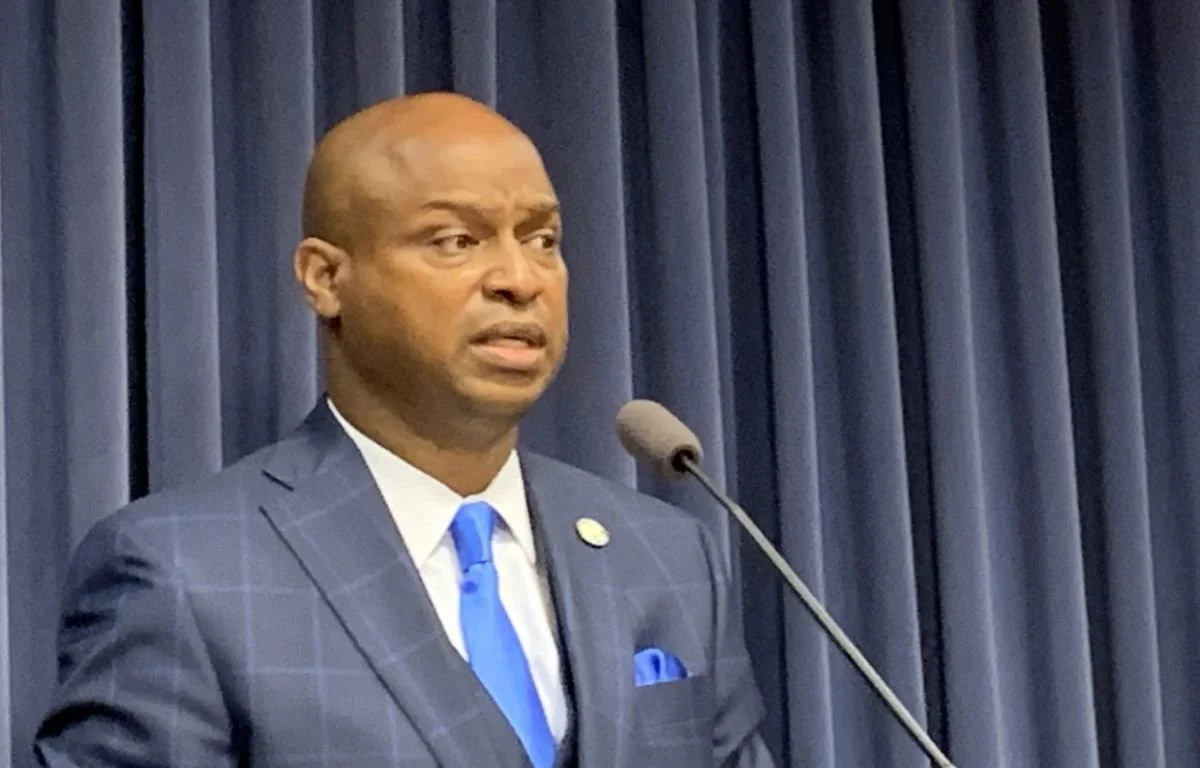 Welch favors staff union