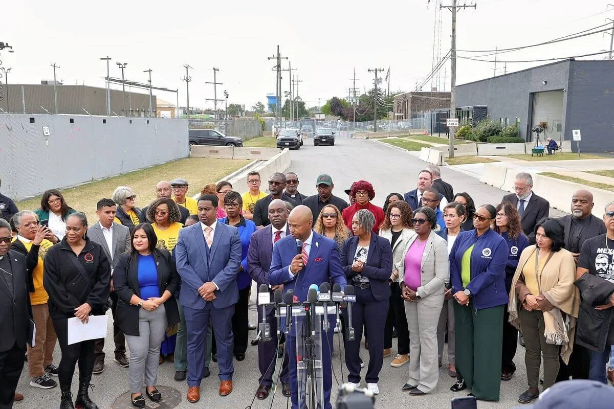 Welch Stands Up for Broadview with New Law Stopping Trump Detention Centers in Residential Areas