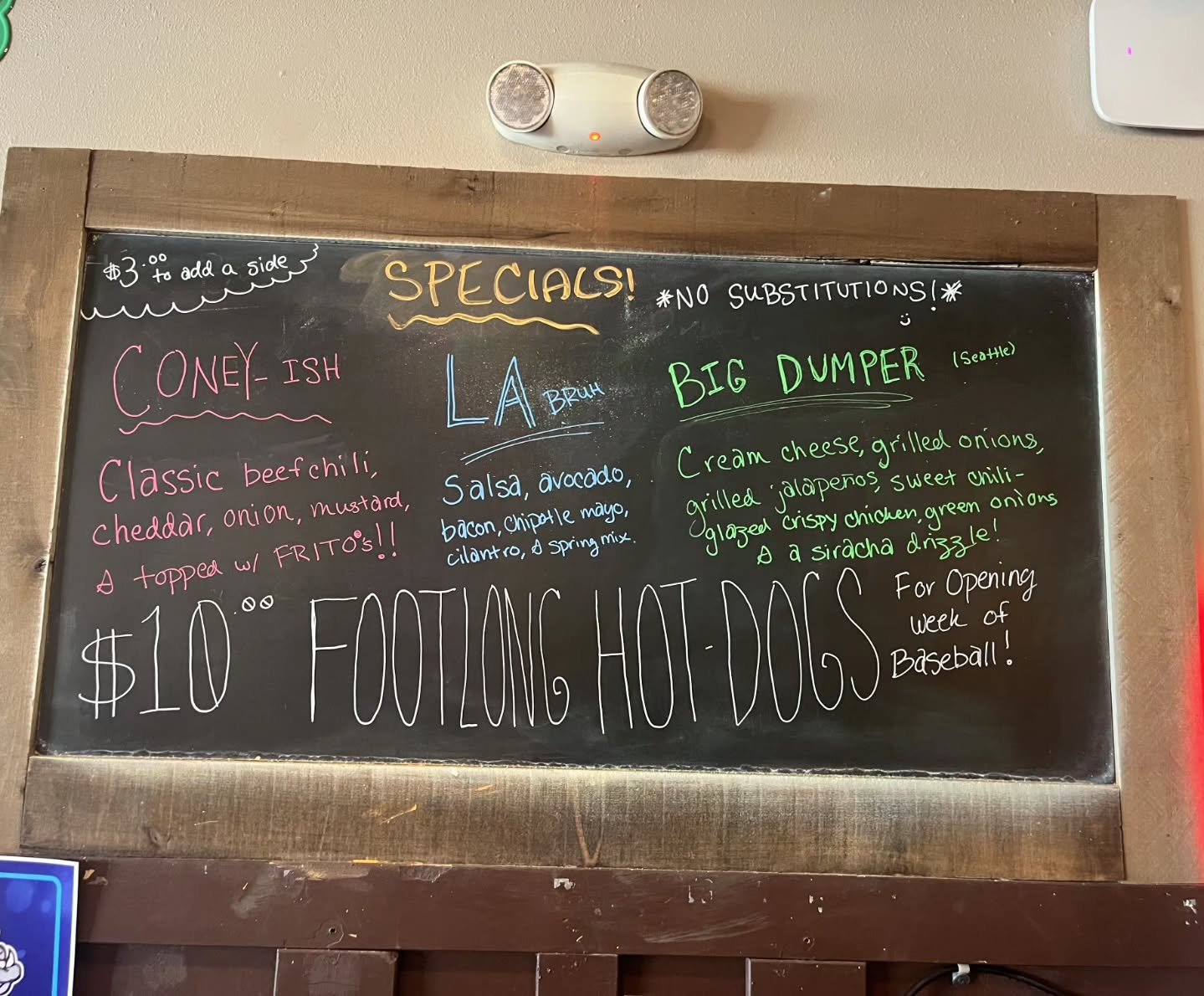 FOOTLONG DAWGZ!

We are back for Baseball Season! Our oversized Ballpark Dawgs are back for special order!

We'll see you at The TAV!

#baseball #bar #spokane #spokaneeats #hotdogs