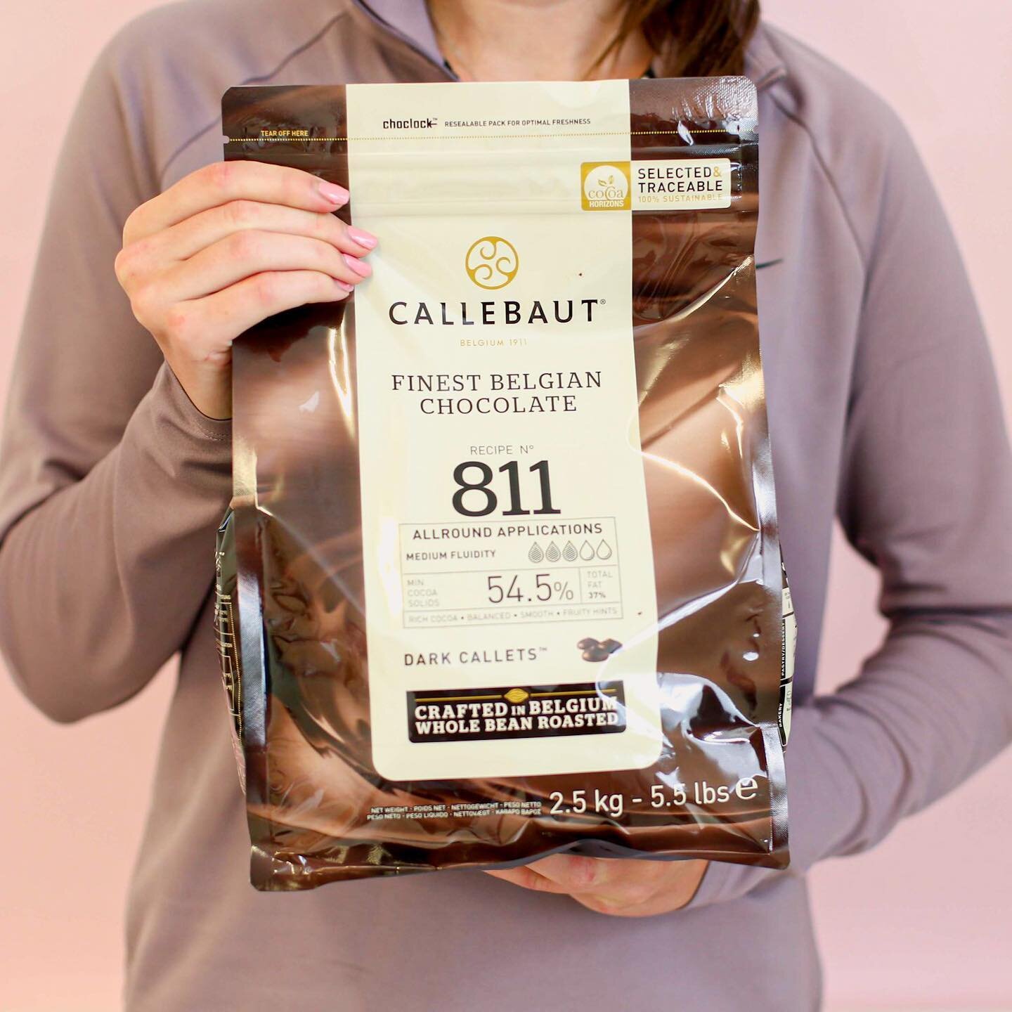H A P P Y &bull;  S U N D A Y 🔔 I&rsquo;ve added even more Callebaut special offers to the Chocolate &amp; Cocoa page!

Callebaut Chocolate, Cocoa, Praline and more 🛍️

All you need to stock up on your baking supplies and ingredients 🤎 

enjoy, lo