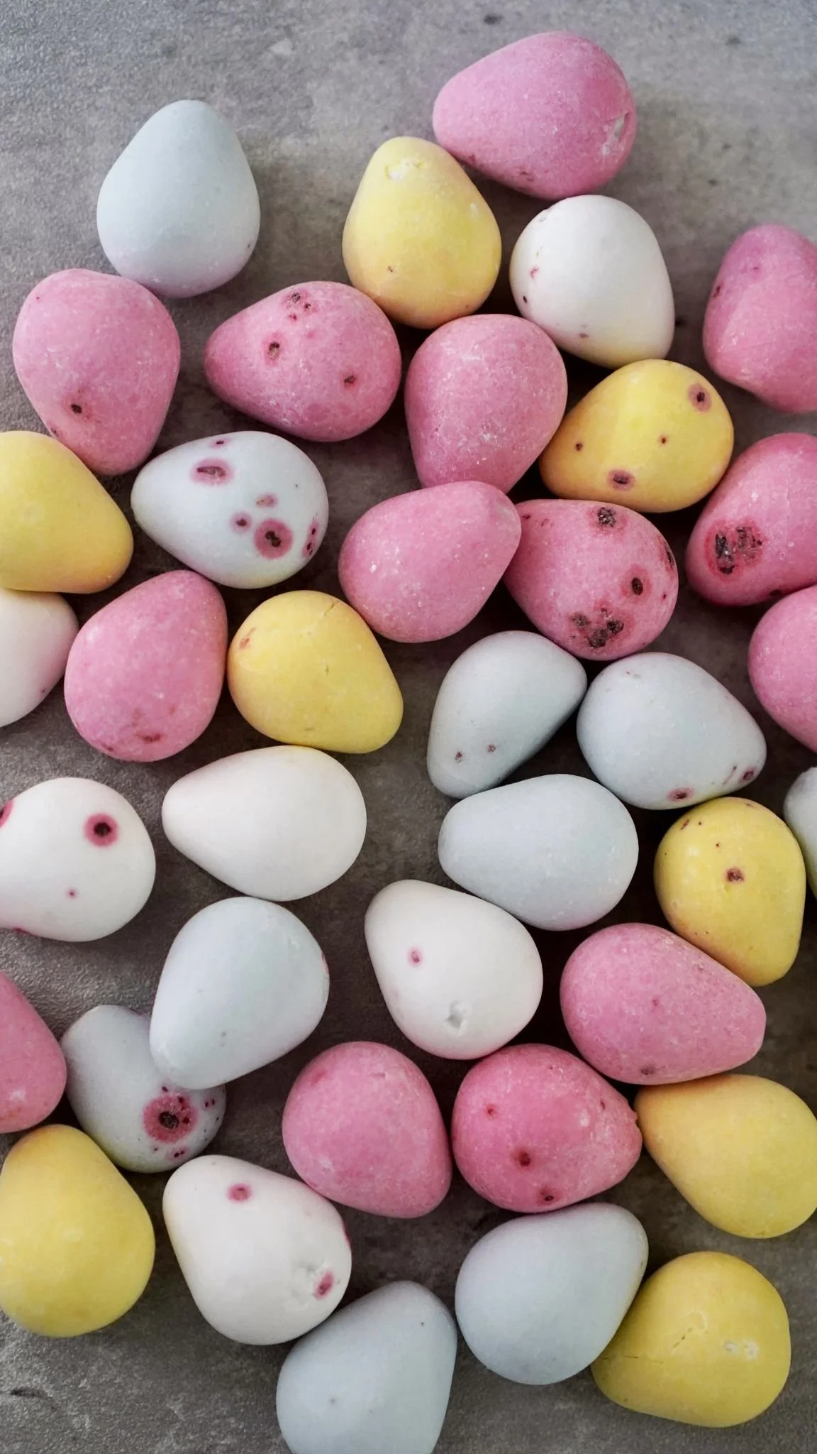 chickee eggs 1 kg.JPG