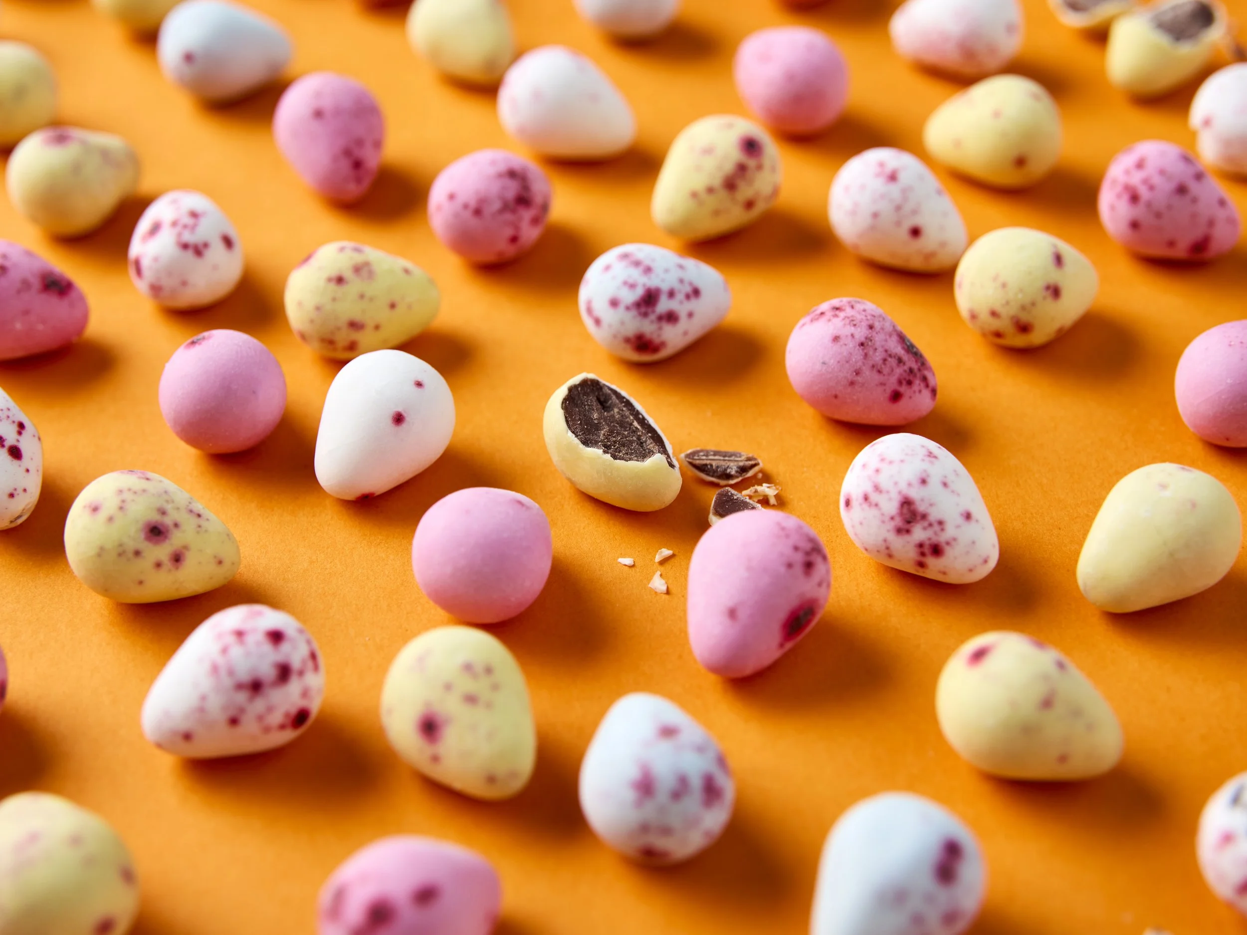 Mummy Meegz Chickee Eggs 1kg Unbranded Bag