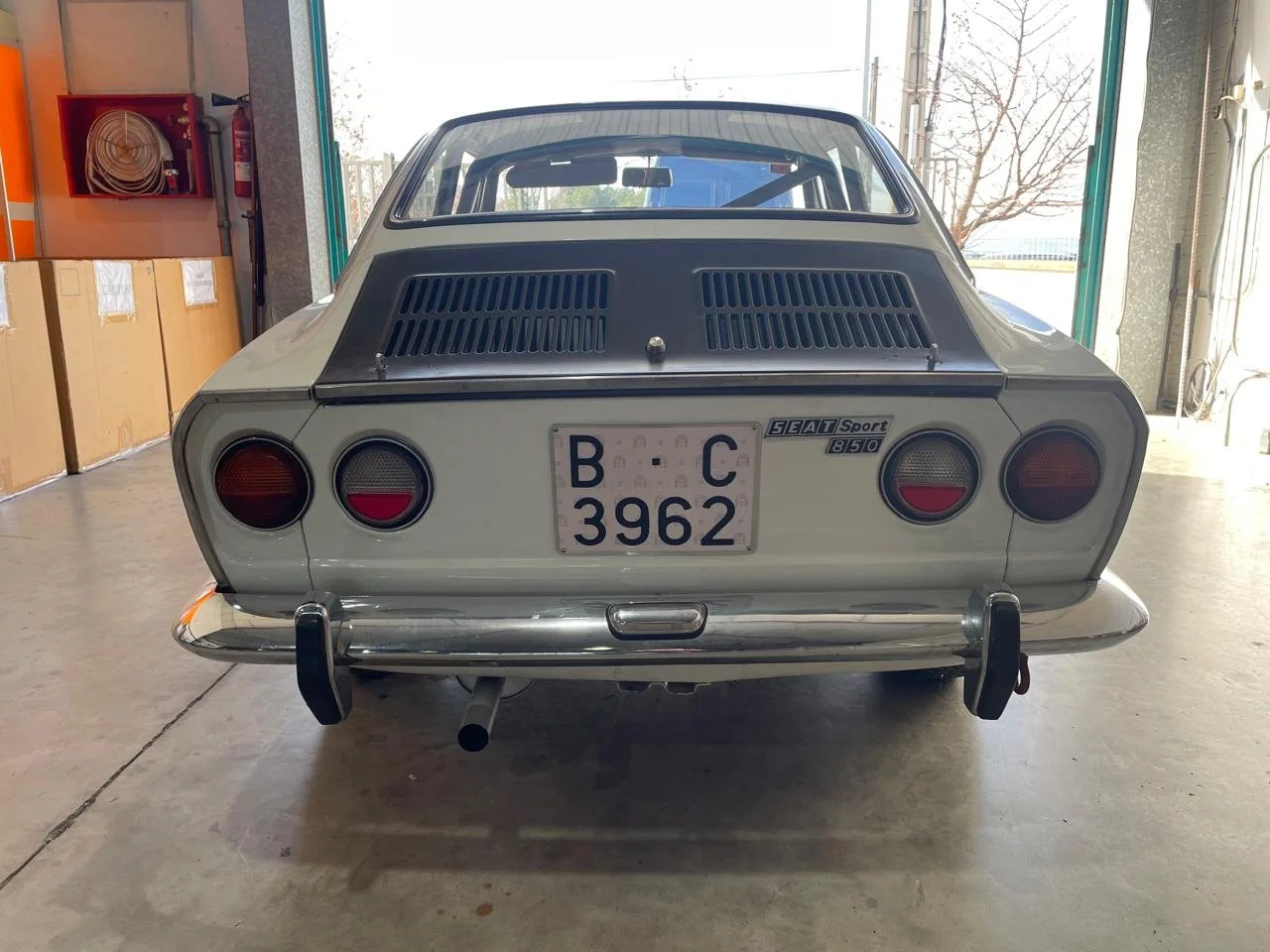 Seat-850-sport-coupe9.jpeg