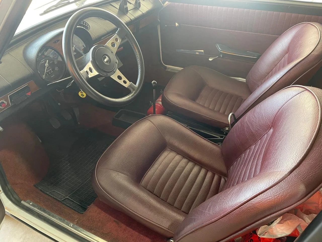 Seat-850-sport-coupe5.jpeg