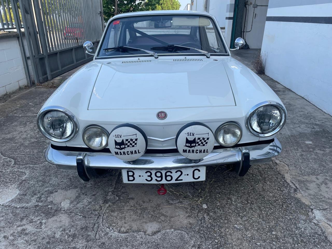 Seat-850-sport-coupe13.jpeg