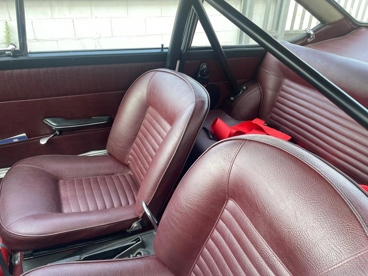 Seat-850-sport-coupe15.jpeg