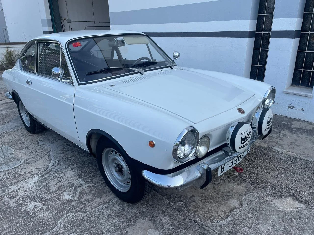 Seat-850-sport-coupe12.jpeg