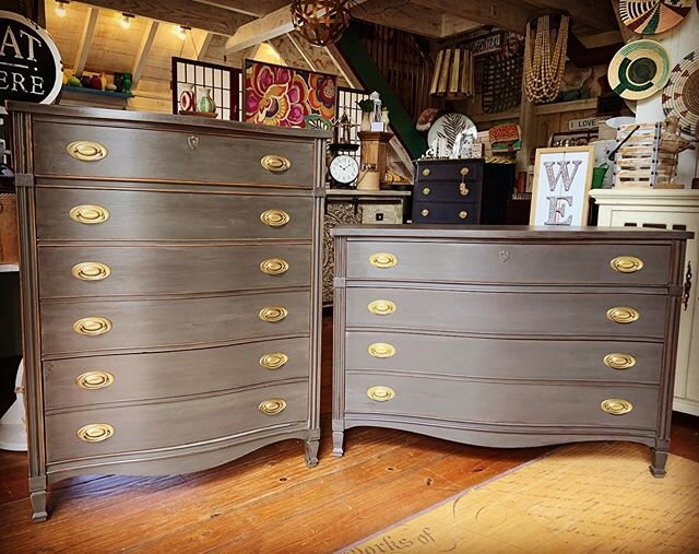 ✨Sleek, Graphite matching Dixie dressers now available! Price $459 each. Open 11-5 today😊#HouseBerlin #anniesloan #anniesloanhome #painteverything #shoplocal #supportsmallbusiness #BerlinMD #BetterinBerlin