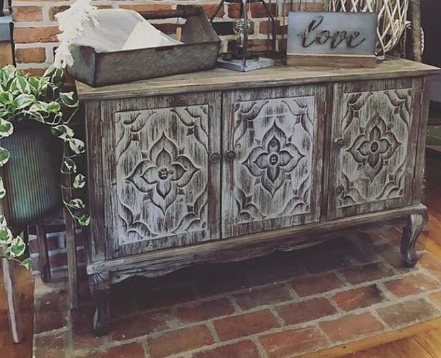 ⭐️SALE⭐️We received a big shipment today so we need to free up some space in the shop. Both pieces were originally priced at $429, sale price $299. What a deal😊#HouseBerlin #uniquefurniture #shoplocal #supportsmallbusiness #BerlinMD