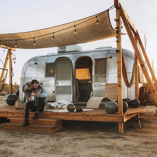 the desert light inspires us to stop and revel in the moments with the ones we love❤️ our friends @doyoutravel &amp; @gypsea_lust w/ merchant on the road airstream @merchantmodern 📷@doyoutravel