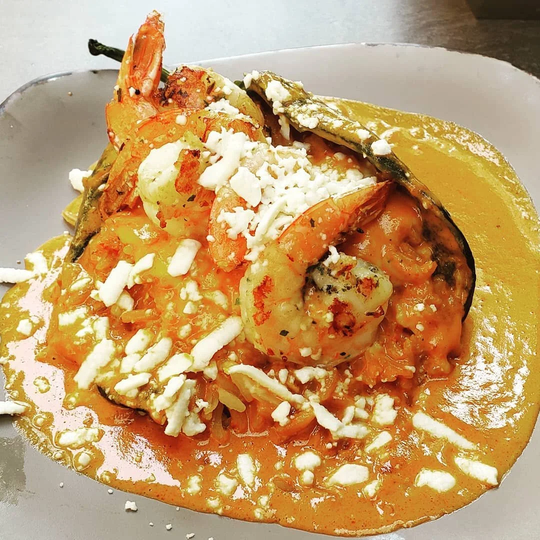 If you haven't been to @buenokitchen to try the Chili Reyeno you Must! Chef Rey has inspired a bold take on a Mexican classic. Well done Chef!

#buenobueno #chilireyeno #musthave #shrimp #mexicanrice #chipotlecreamsauce #mouthwatering