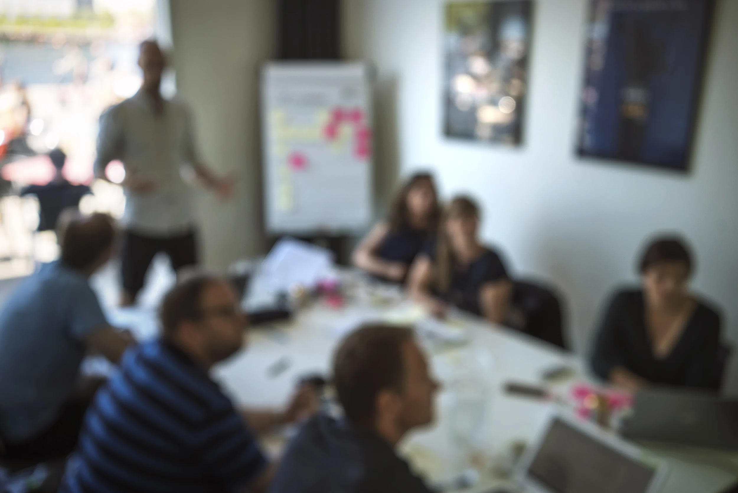 Mød organisationen, ÆUG - Ægteskab Uden Grænser - Visuel Kommunikation v/ Jonathan Fjord