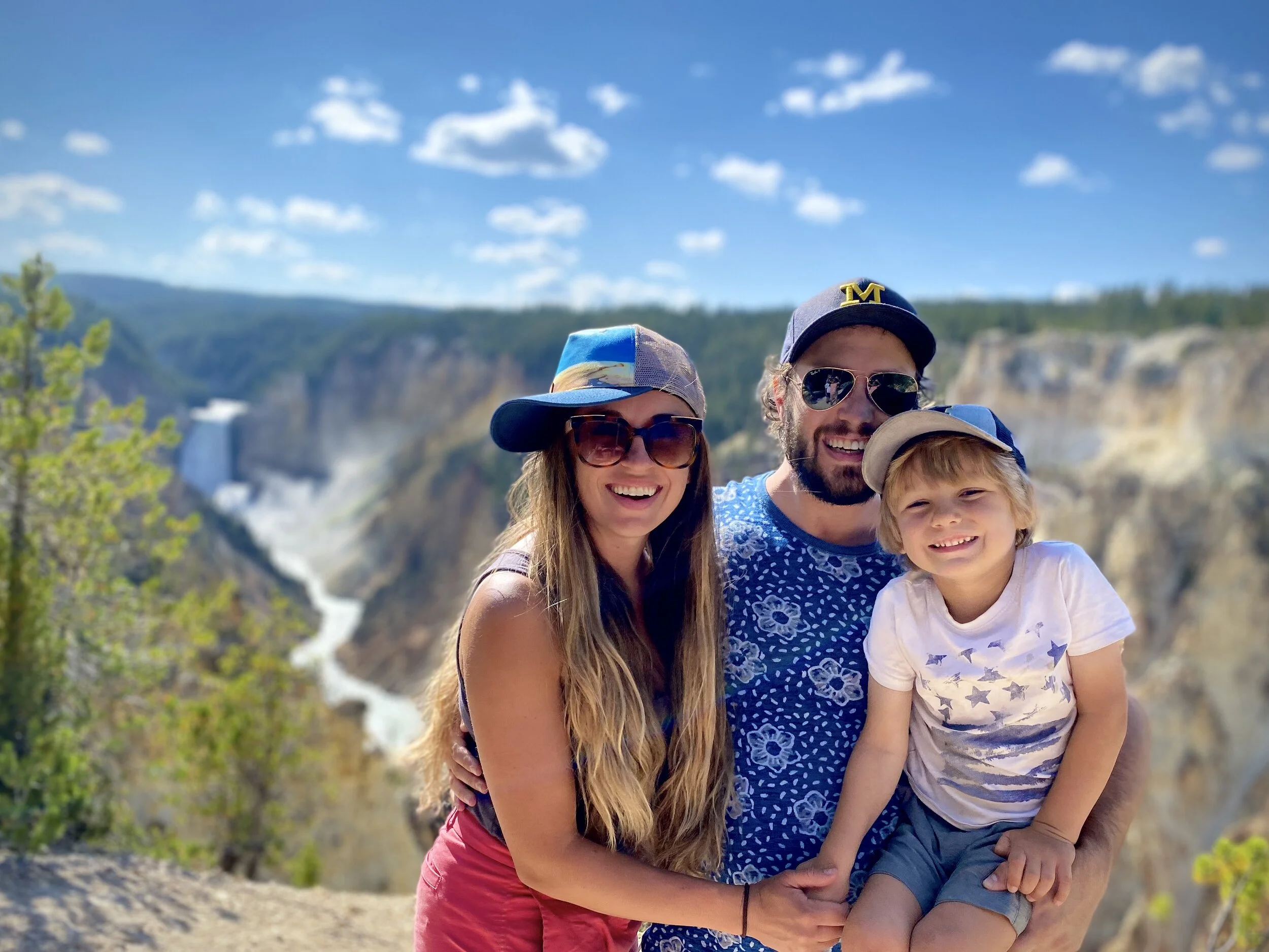Yellowstone National Park Travel Guide – COVID-19 Updates & Closures