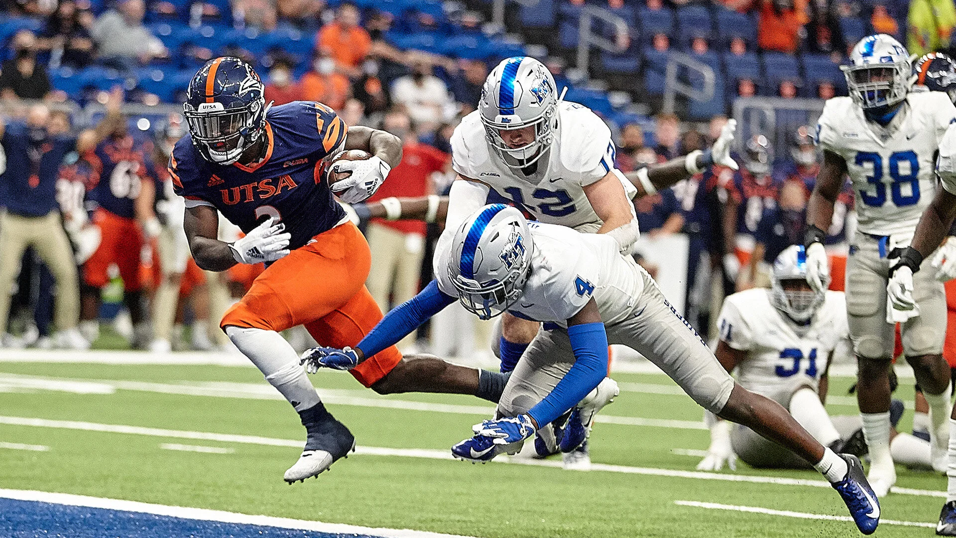 Bo's Bits: 2020 SERVPRO First Responder Bowl Has Opponents With Colorful Head Coaching Histories