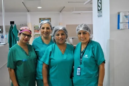 Teamwork in the ICU Four members of INCOR’s pediatric cardiac intensive care nursing team stand in the intensive care unit where they care for dozens of patients affected by congenital heart disease each day.