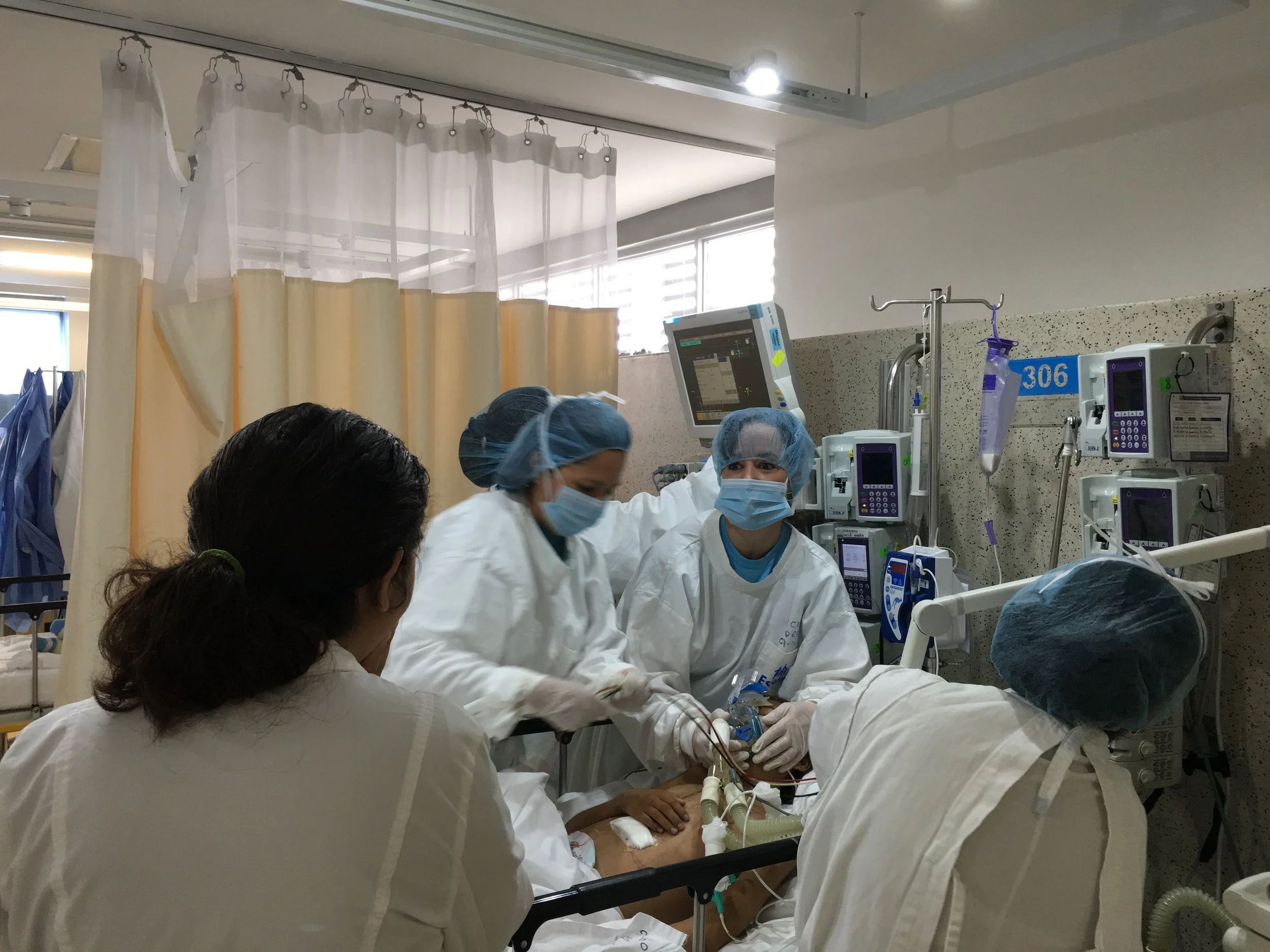 Clinical Training in the Intensive Care Unit
