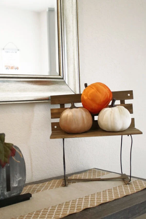 farmhouse-bench-decor.jpg