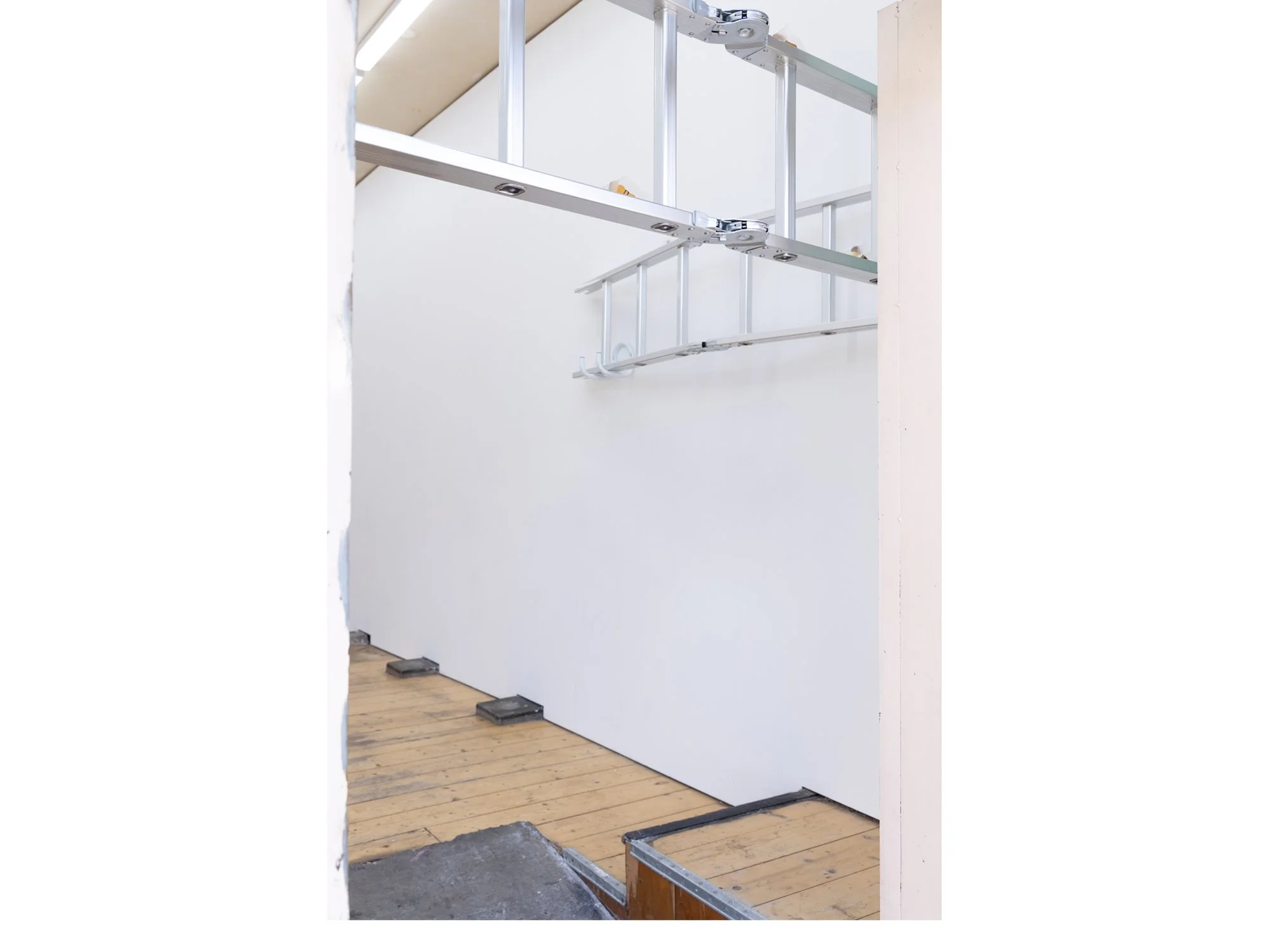 doorway-narrow-right-wall.jpg