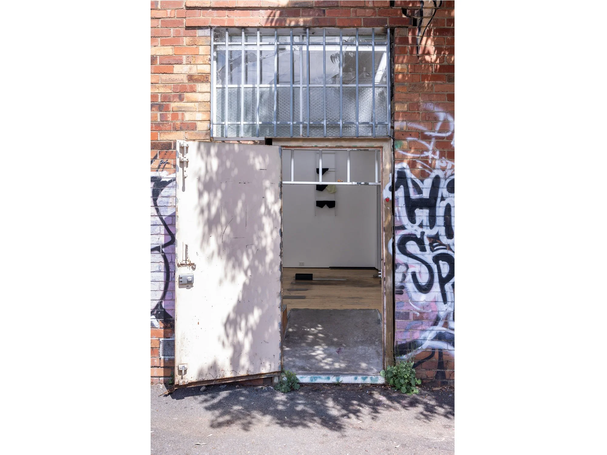 ext-narrow-door-back.jpg