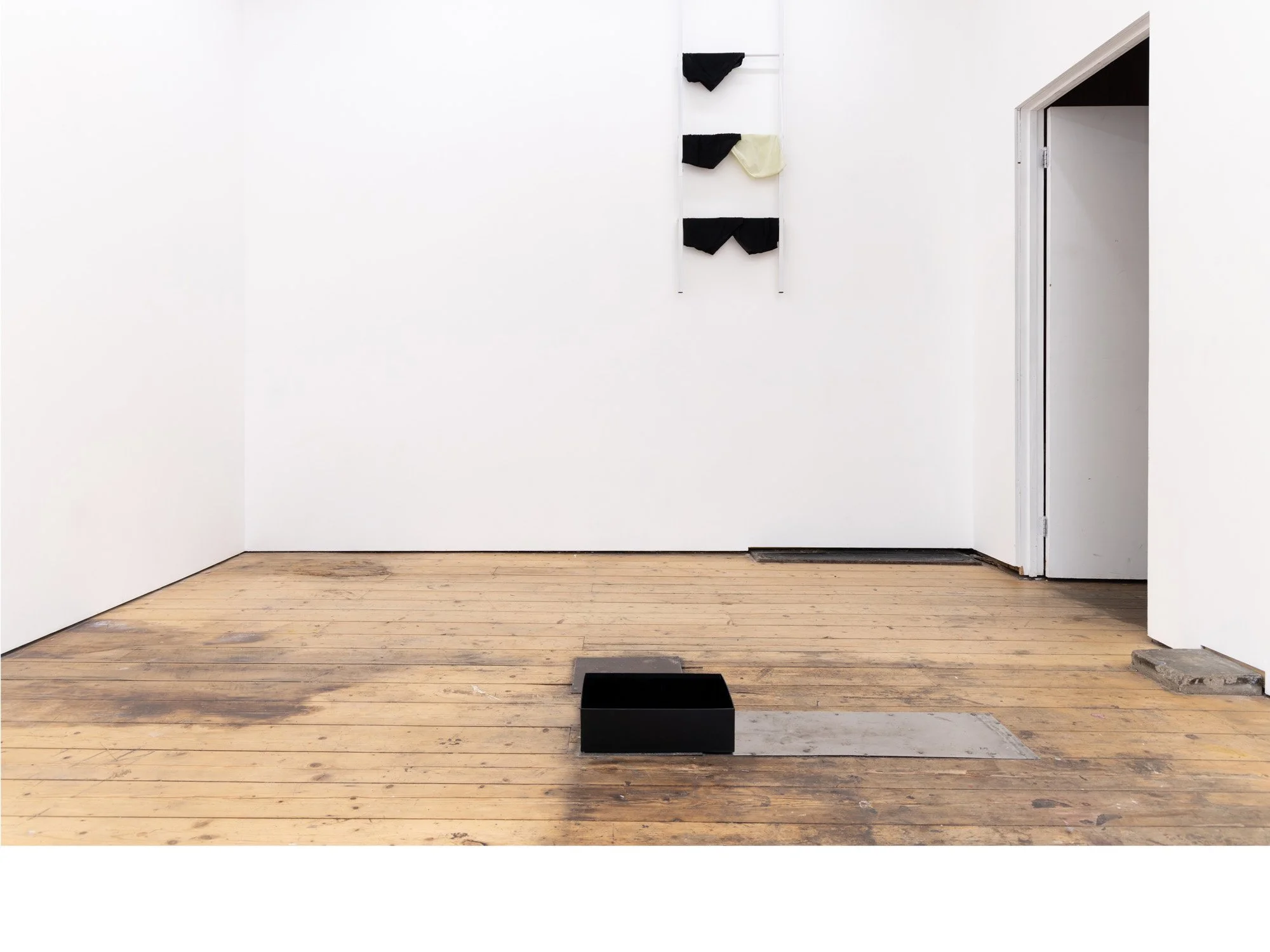 box-floor-undies-sidedoor.jpg